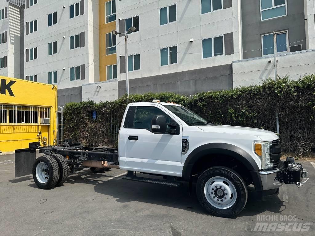 Ford F 550 Camion cabina sasiu