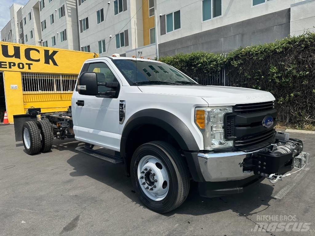 Ford F 550 Camion cabina sasiu
