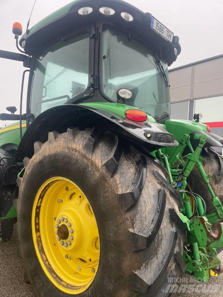 John Deere 8310 R Tractoare