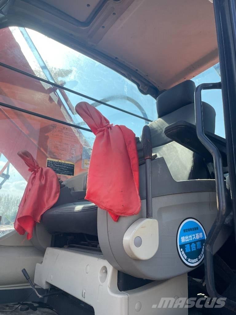 Hitachi ZX 240 Excavatoare pe șenile
