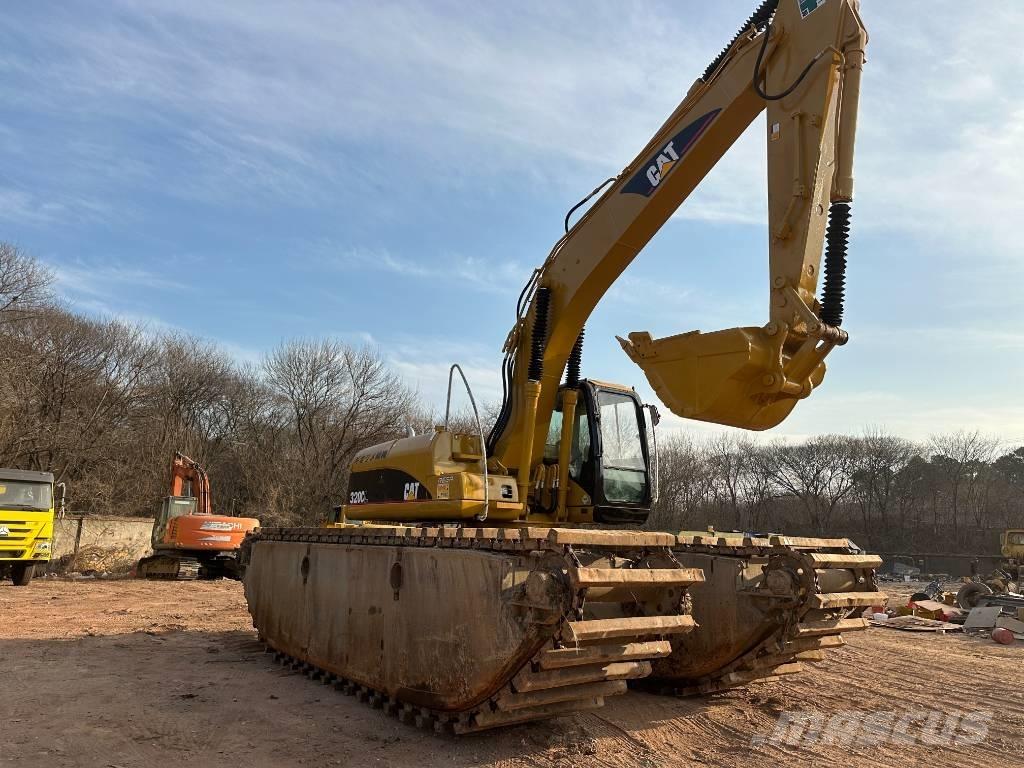 CAT 320 C L Excavator amfibiu