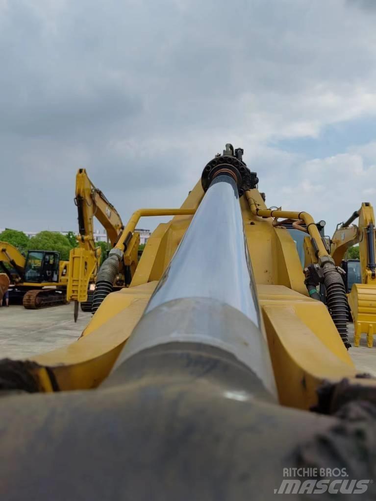 CAT 330 Excavatoare pe șenile
