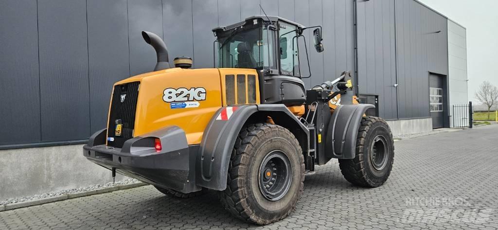 CASE 821G Incarcator pe pneuri