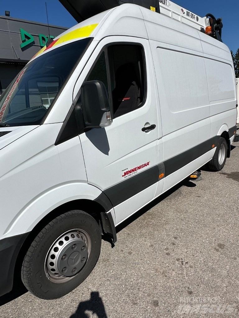 VERSALIFT VDT-170-F Platforme aeriene montate pe camion