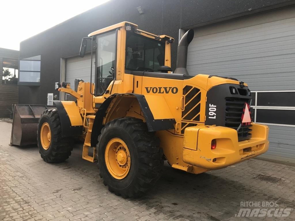Volvo L90F Incarcator pe pneuri