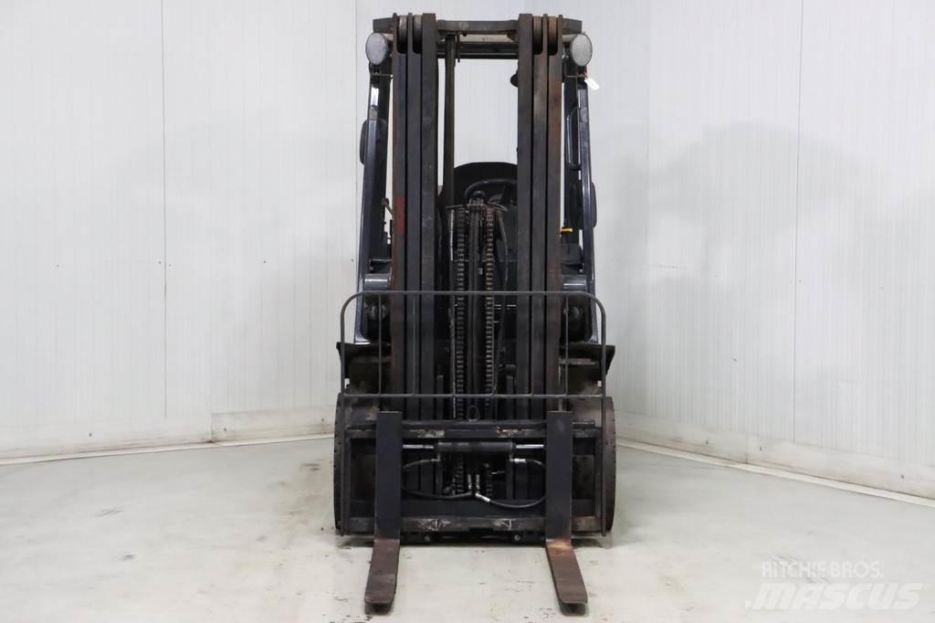 Nissan U1D2A20LQ Stivuitor GPL