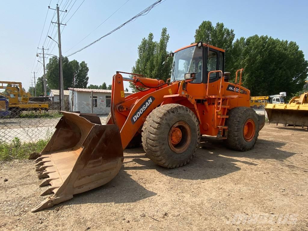 Doosan DL503 Incarcator pe pneuri