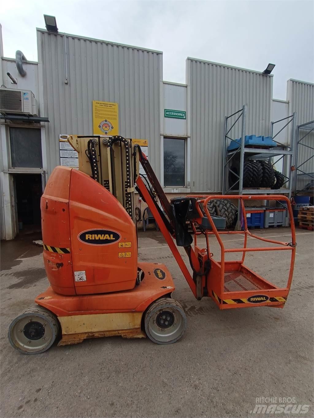 JLG T10E Alte ascensoare si platforme