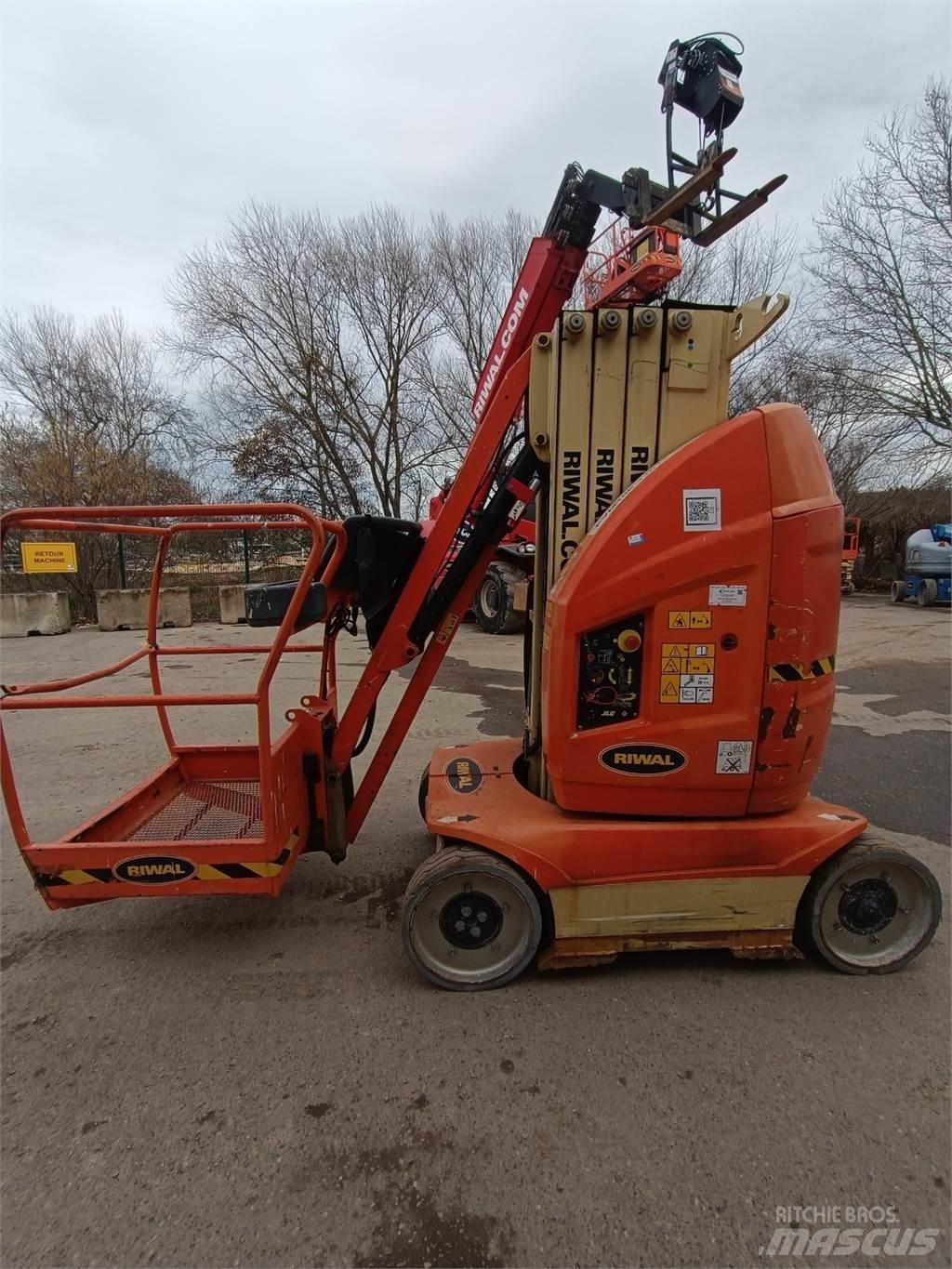 JLG T10E Alte ascensoare si platforme