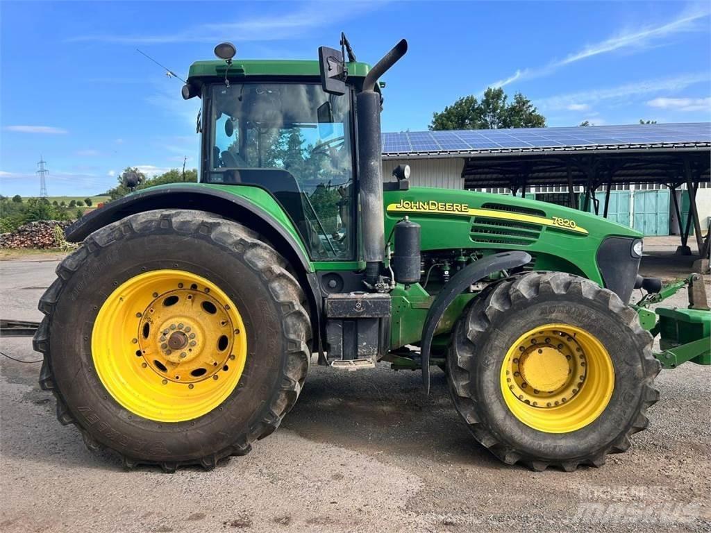 John Deere 7820 Tractoare