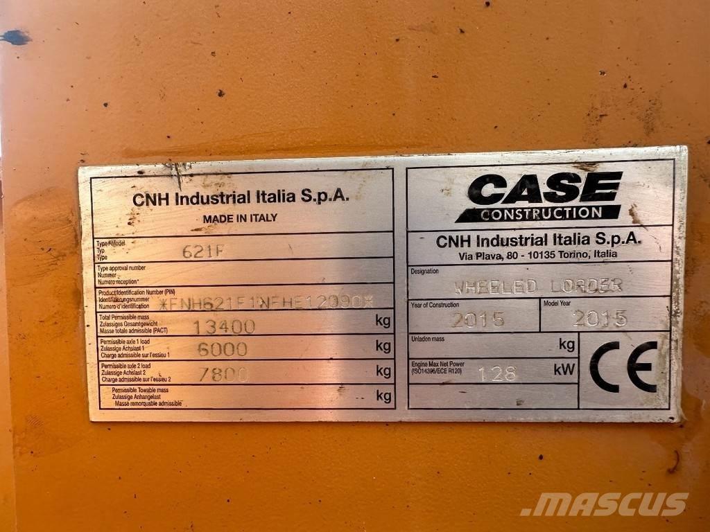 CASE 621 F Incarcator pe pneuri