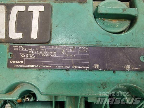 Volvo D8J Motoare