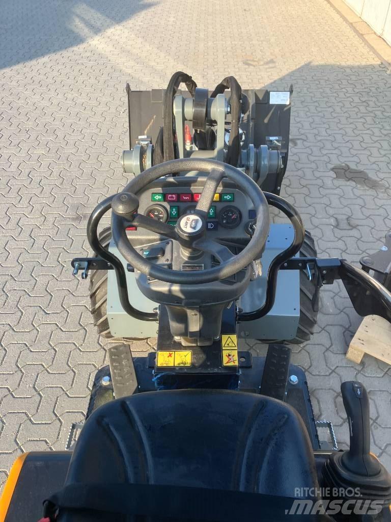 GiANT G1500 Incarcatoare multifunctionale