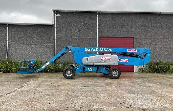 Genie Z135-70 Nacele cu brat articulat