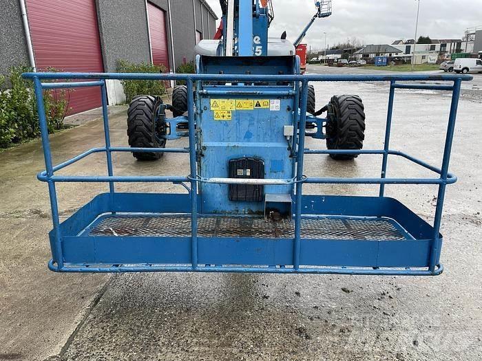 Genie Z135-70 Nacele cu brat articulat