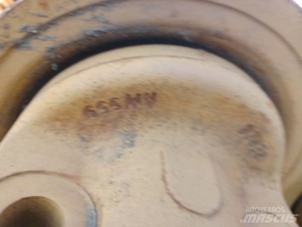 Komatsu D 155 Lanturi, senile si sasiu