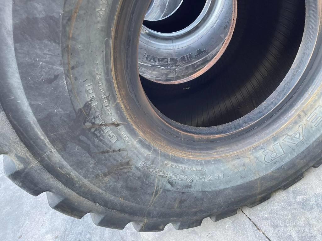 CAT 982M Incarcator pe pneuri