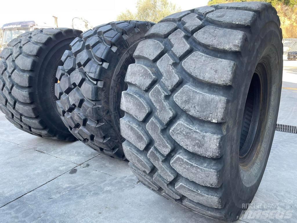 CAT 982M Incarcator pe pneuri