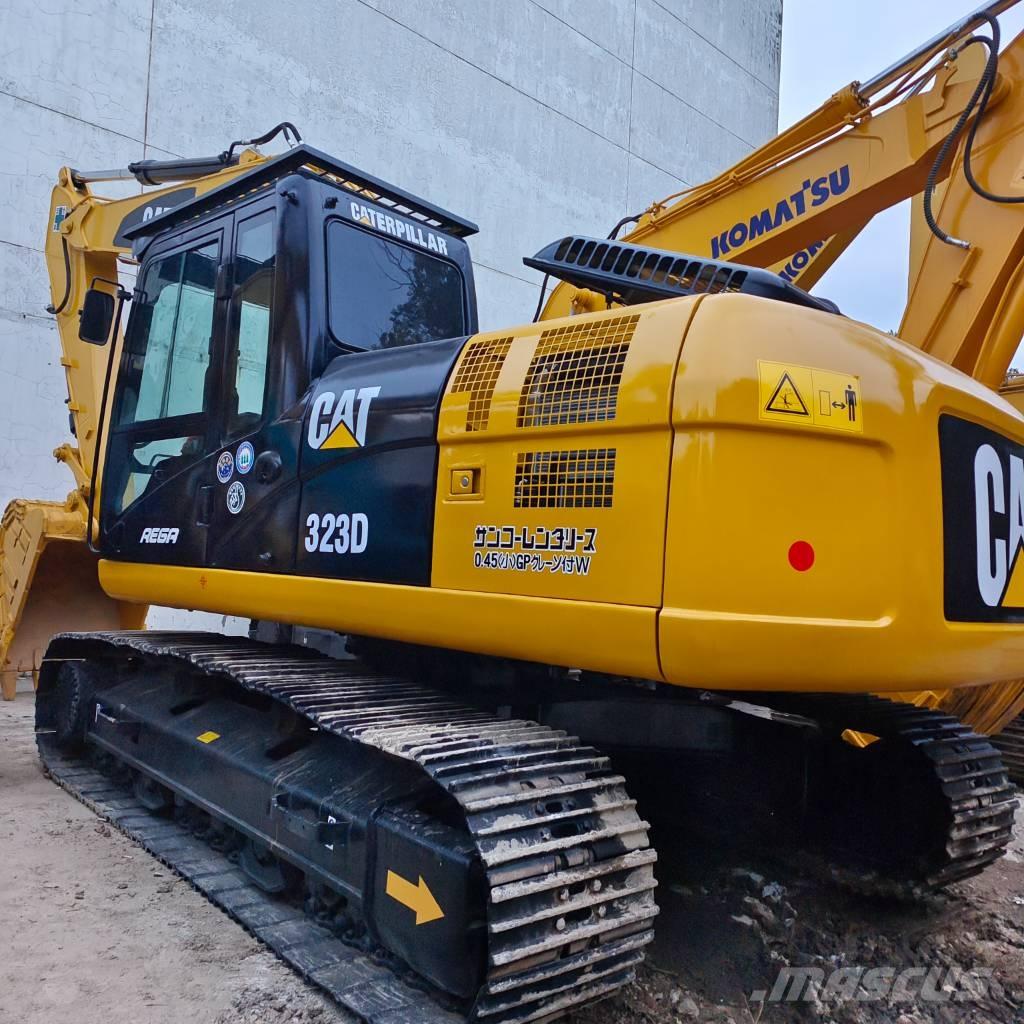 CAT 323 Excavatoare pe șenile

