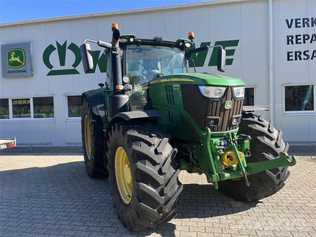 John Deere 6215R Tractoare