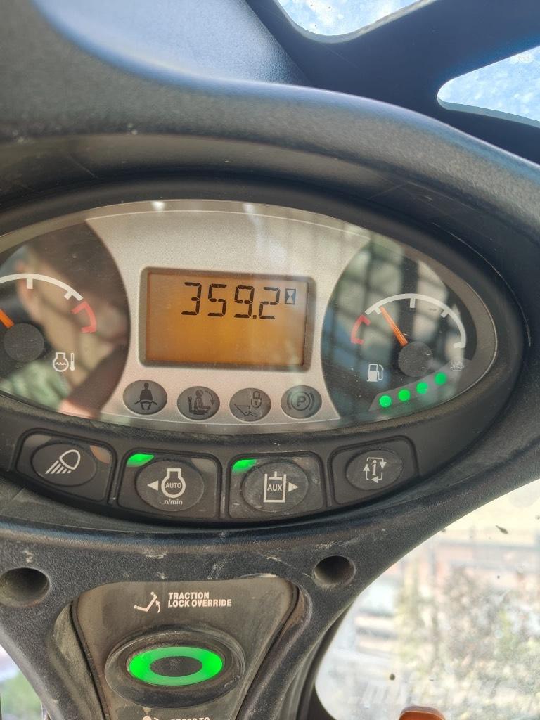 Bobcat T 770 Încarcatoare cu excavator