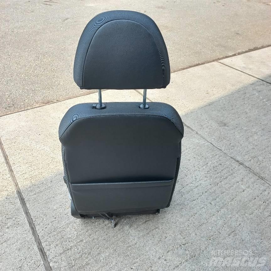 CASE CX210E stoel Cabine si interior