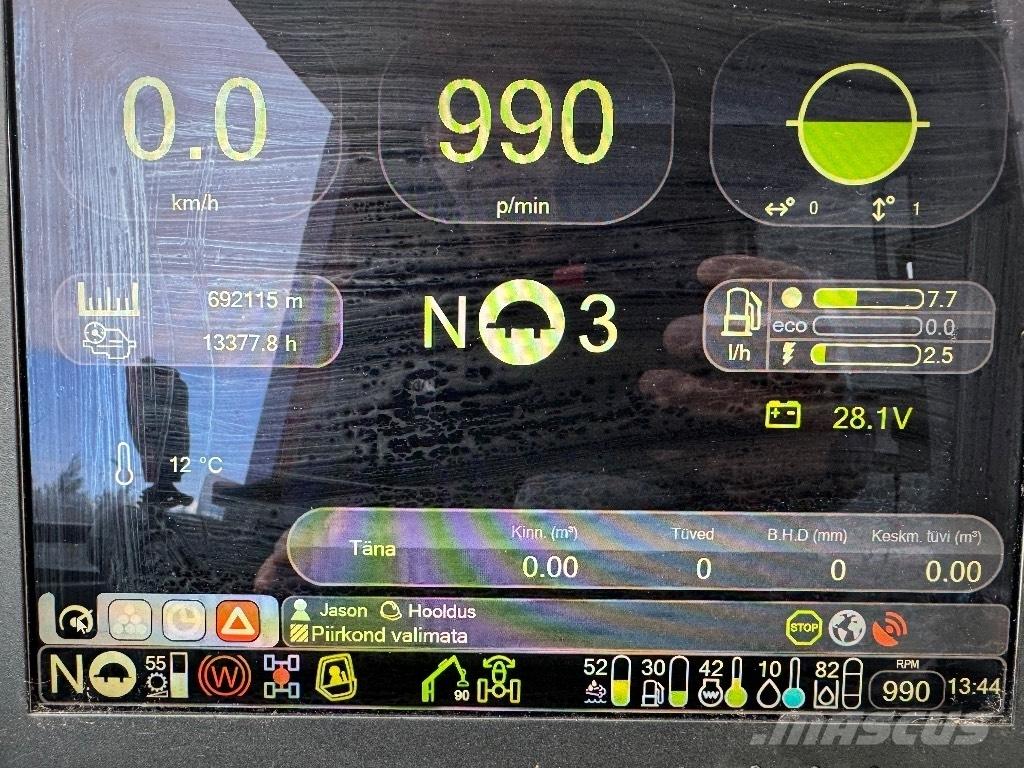 Komatsu 911 Combine forestiere