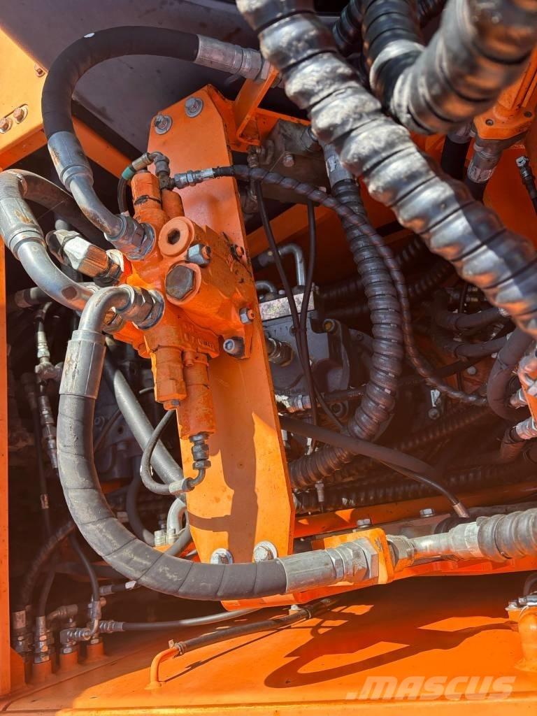 Doosan DX 210 W Excavatoare cu roti