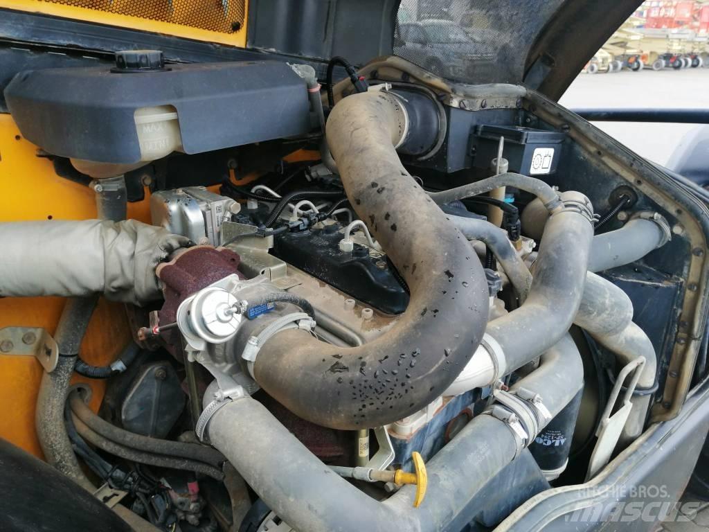 JCB 535-95 Incarcator pe pneuri