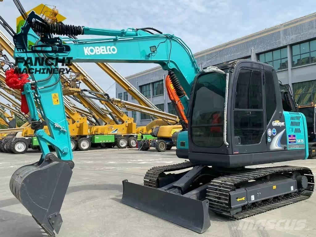 Kobelco 75 Mini excavatoare < 7t