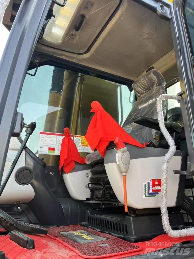 Komatsu 240-8 Excavatoare pe șenile
