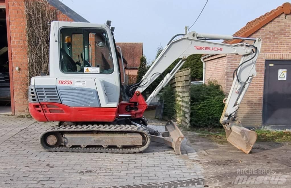 Takeuchi TB 235 Excavatoare pe șenile
