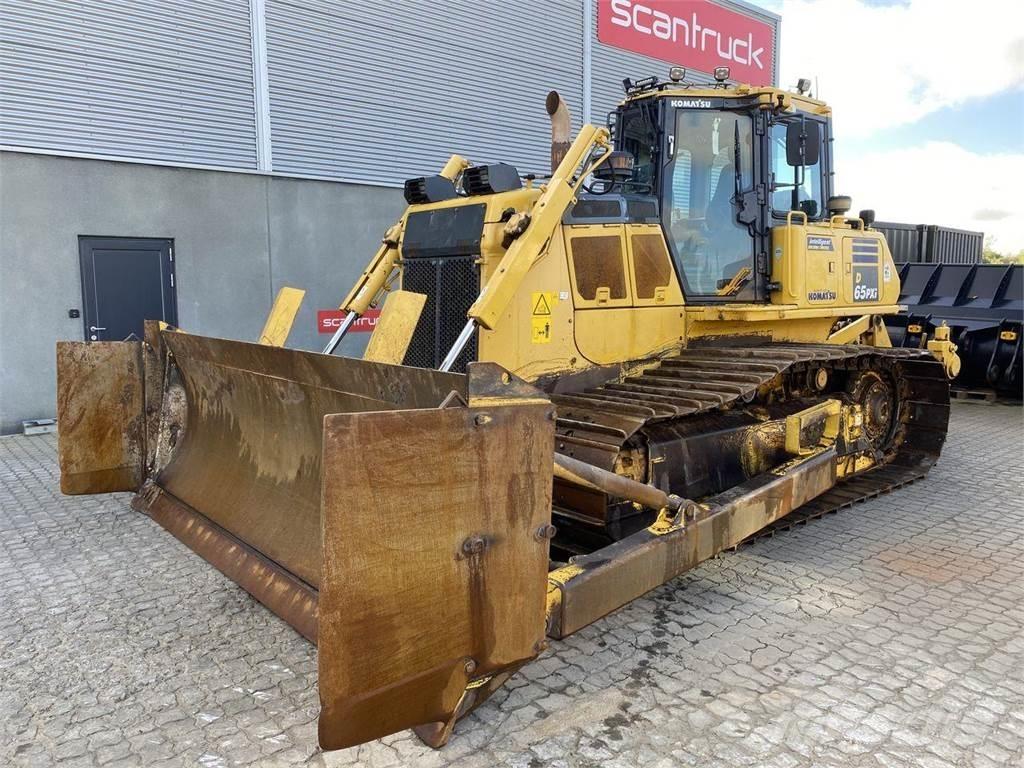 Komatsu D65PXI-18 Buldozere pe senile