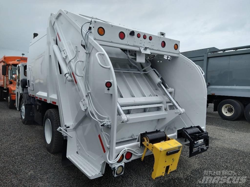CCC LOW ENTRY Camion de deseuri