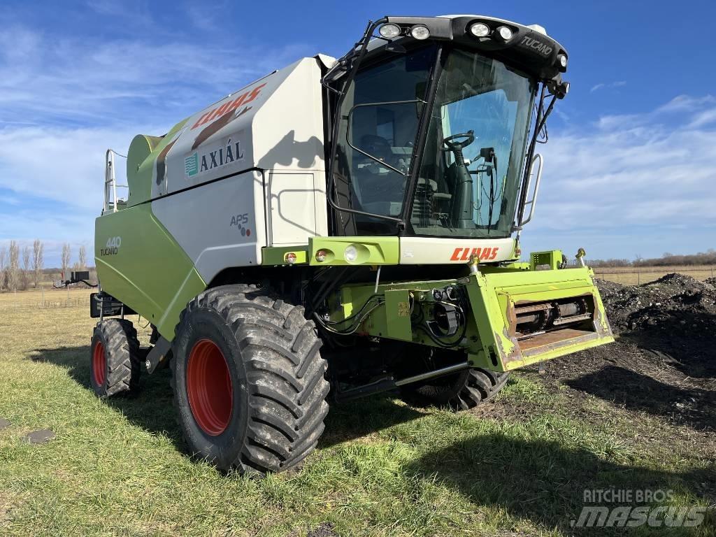 CLAAS Tucano 440 Combine de secerat