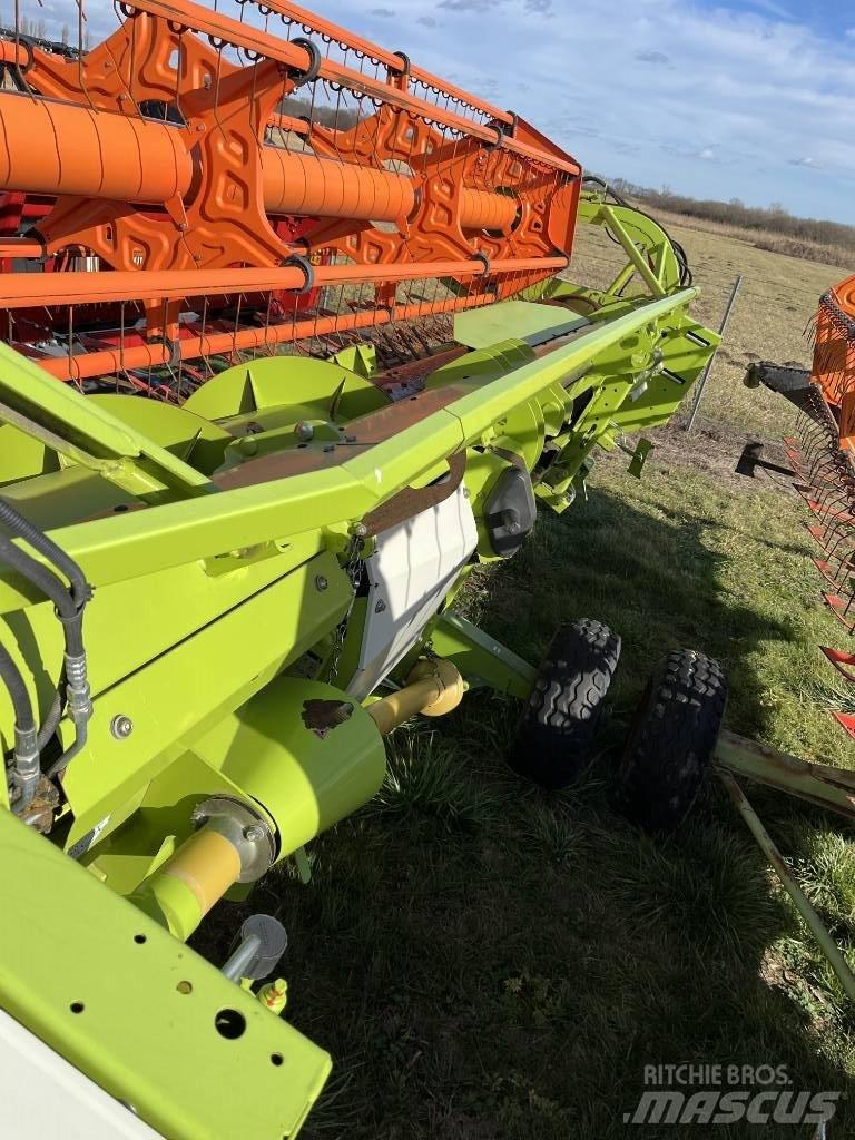 CLAAS Tucano 440 Combine de secerat