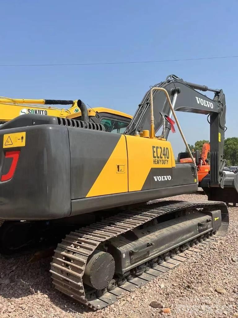 Volvo EC 240 Excavatoare pe șenile
