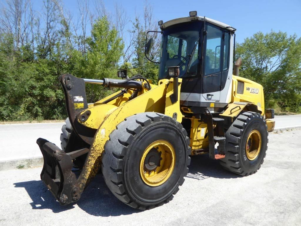 New Holland W130 Incarcator pe pneuri
