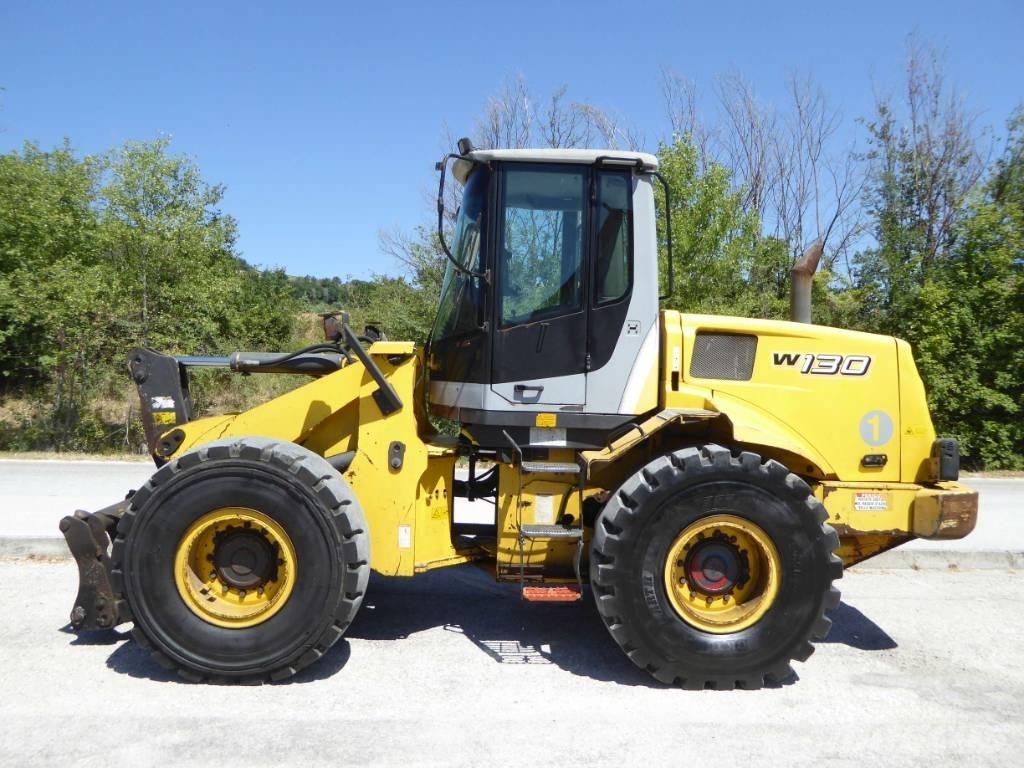 New Holland W130 Incarcator pe pneuri