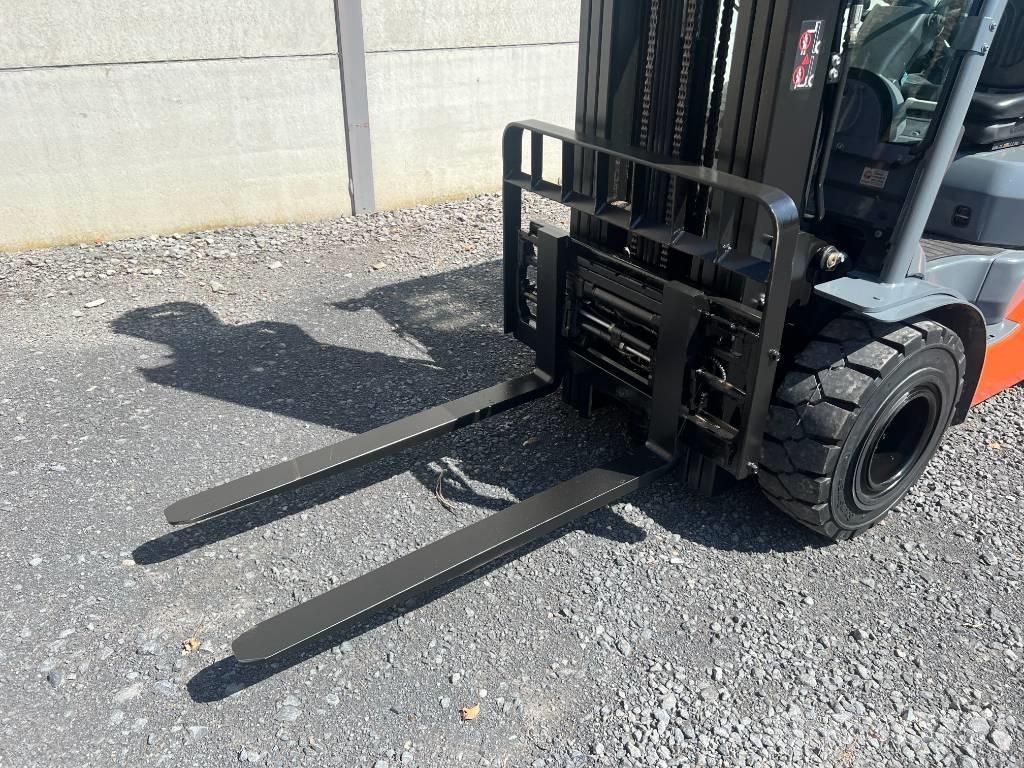 Toyota 02-8 FDF 25 Stivuitor diesel
