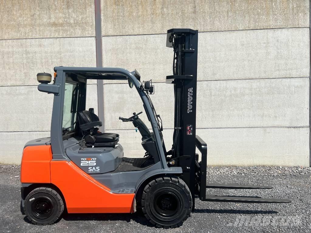 Toyota 02-8 FDF 25 Stivuitor diesel