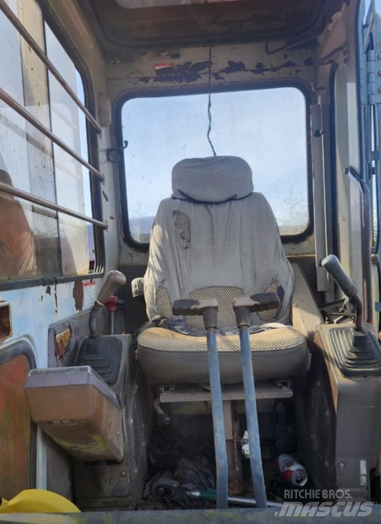Hitachi EX 200 LC Excavatoare pe șenile
