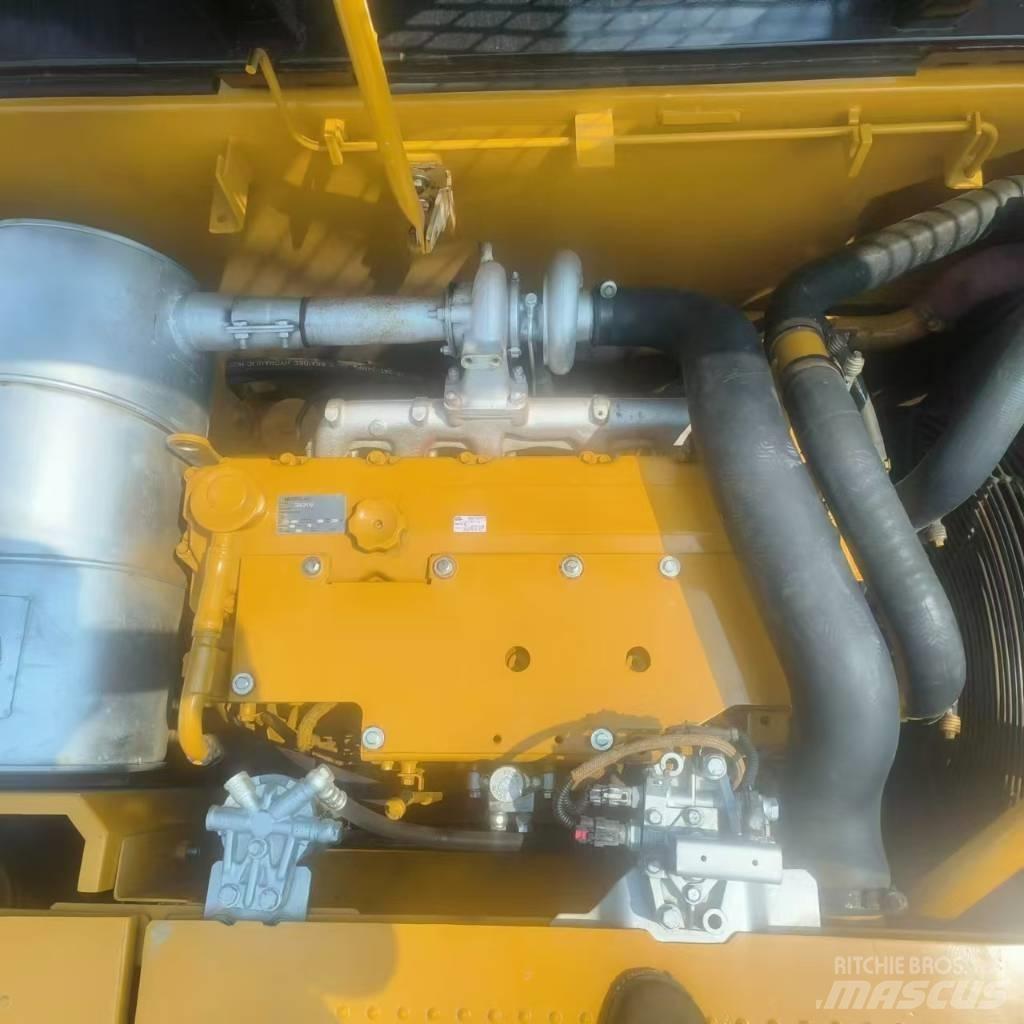 CAT 320D2 Excavatoare pe șenile
