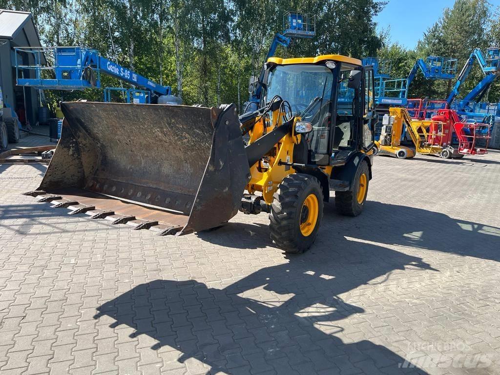 JCB 406 Incarcator pe pneuri