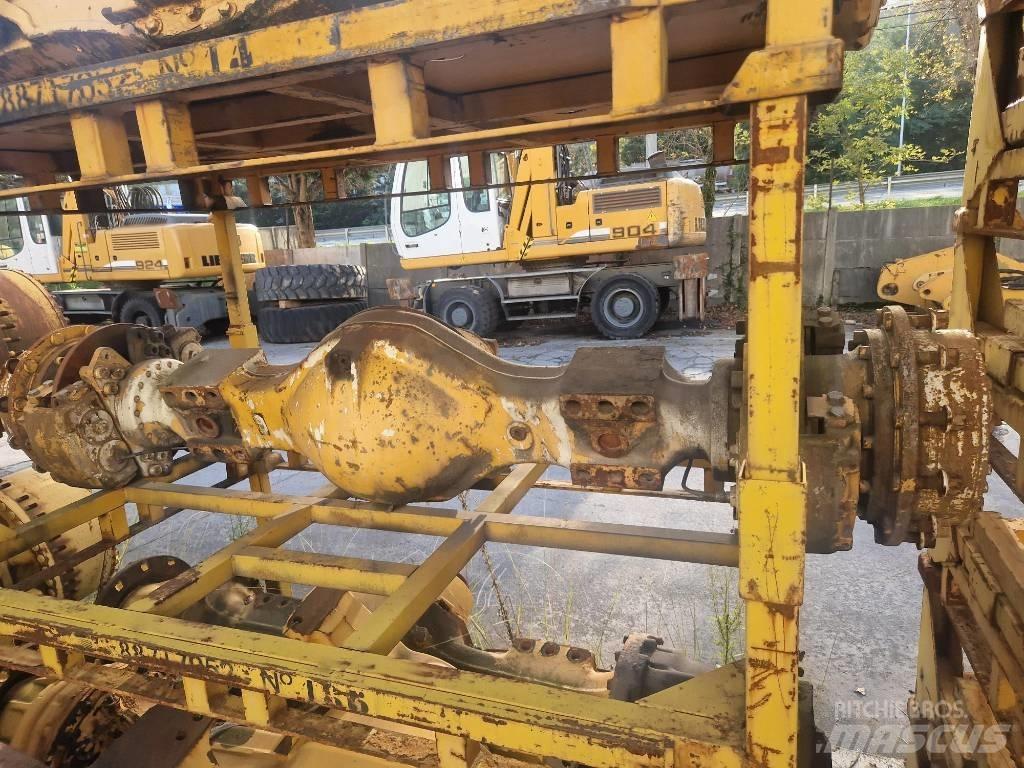 Volvo A25C Axe