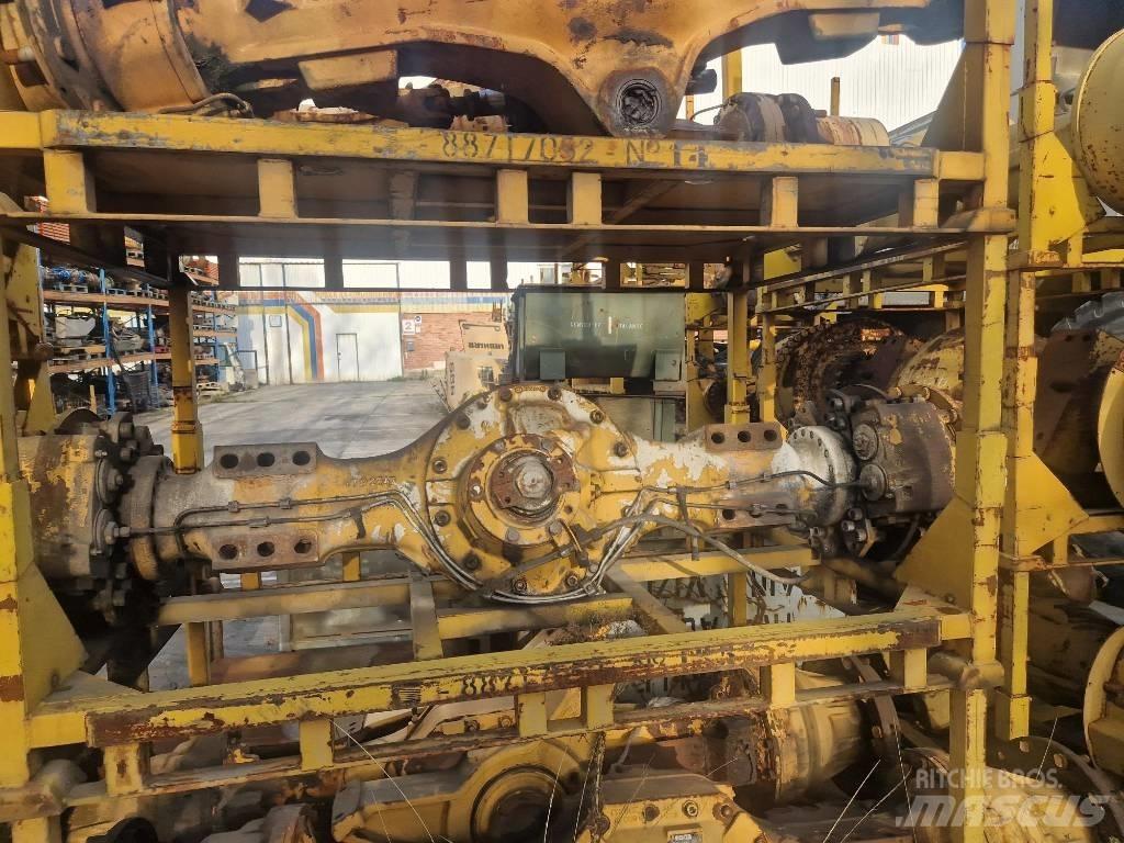Volvo A25C Axe