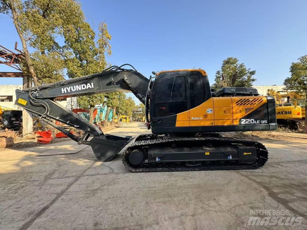 Hyundai 220LC-9S Excavatoare pe șenile
