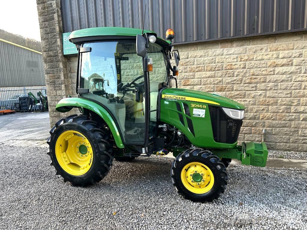 John Deere 3046R Tractoare