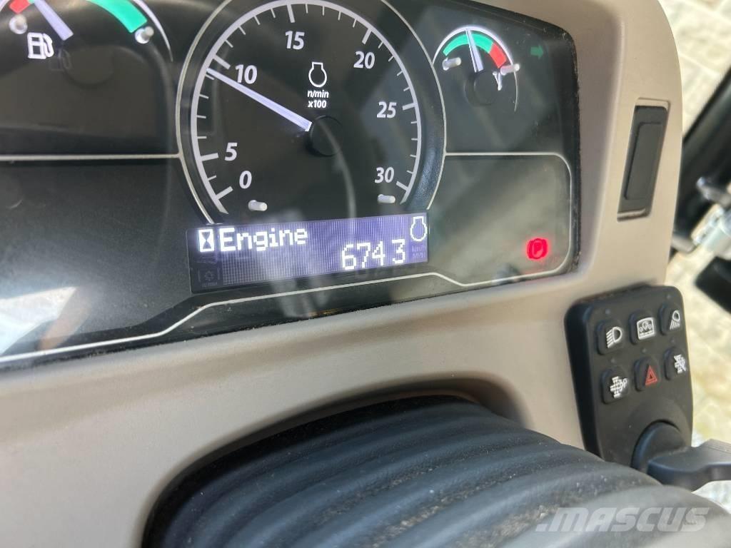 John Deere 3046R Tractoare