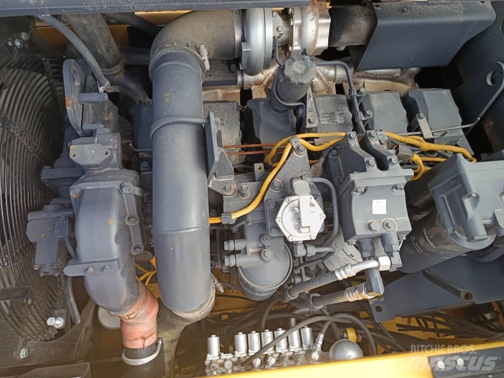 Komatsu PC450-8 Excavatoare pe șenile
